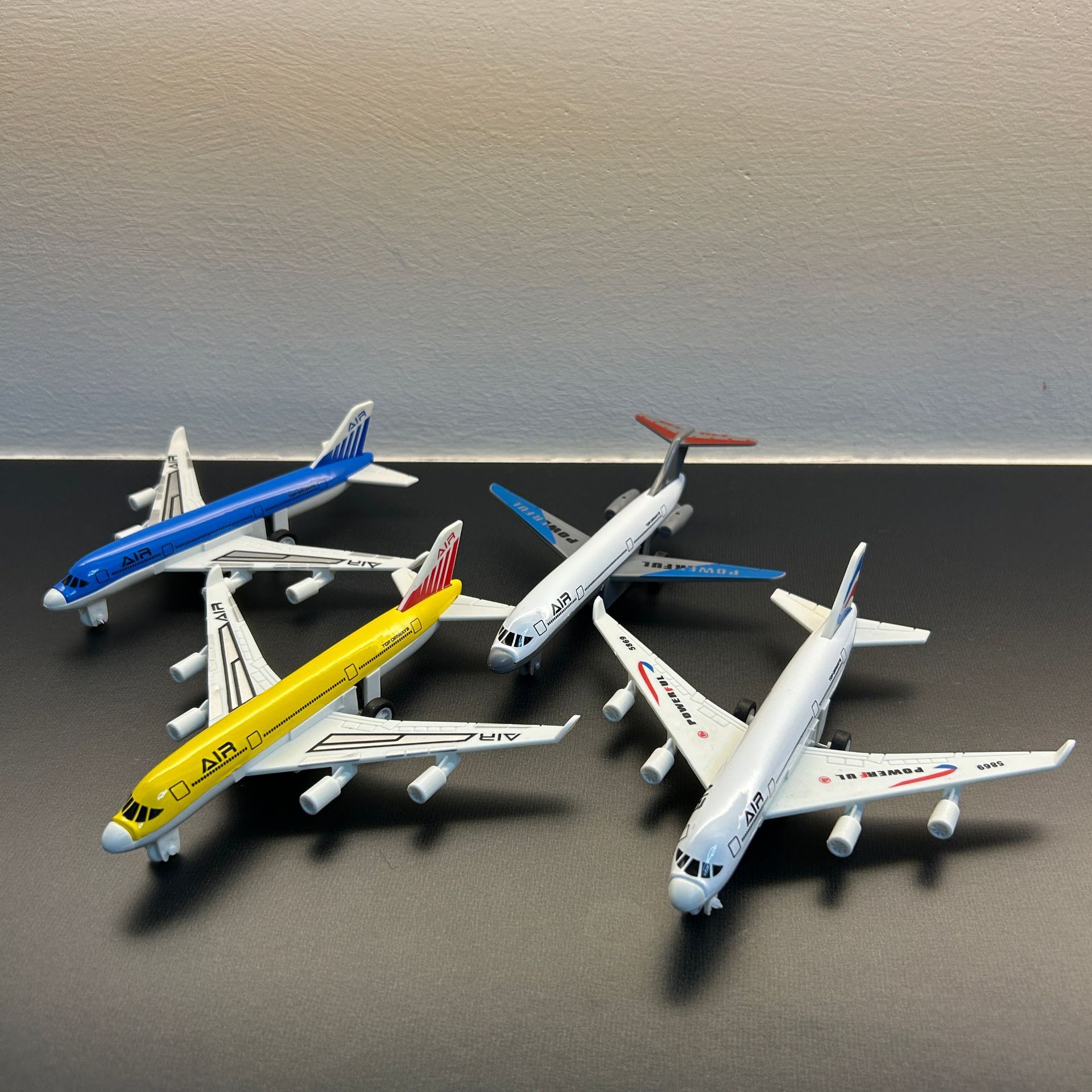 Miniatur-Flugzeugmodell Kinder – Kids Toys Supplier Bewertung und Preis